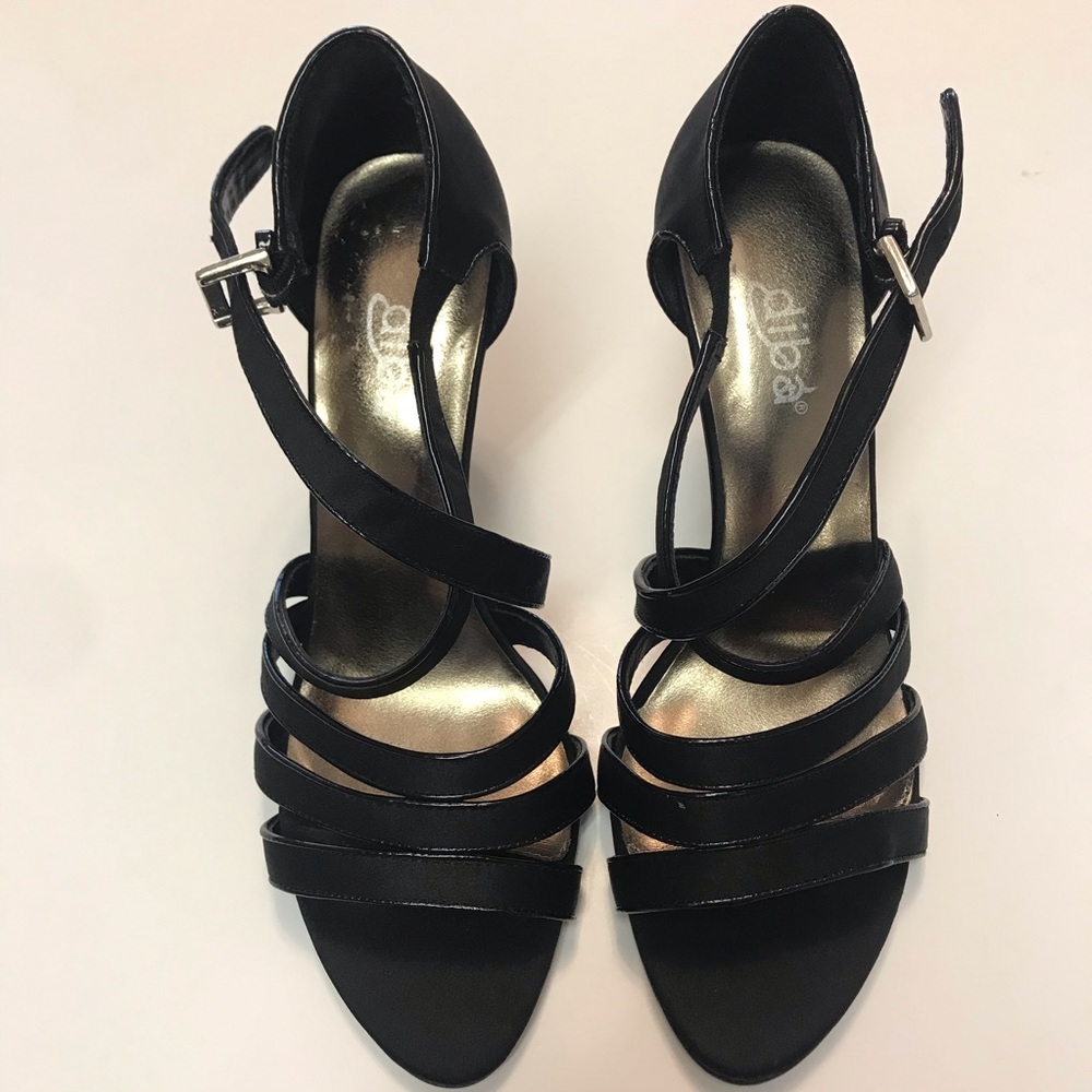Diba NWOT Black Strappy Heels